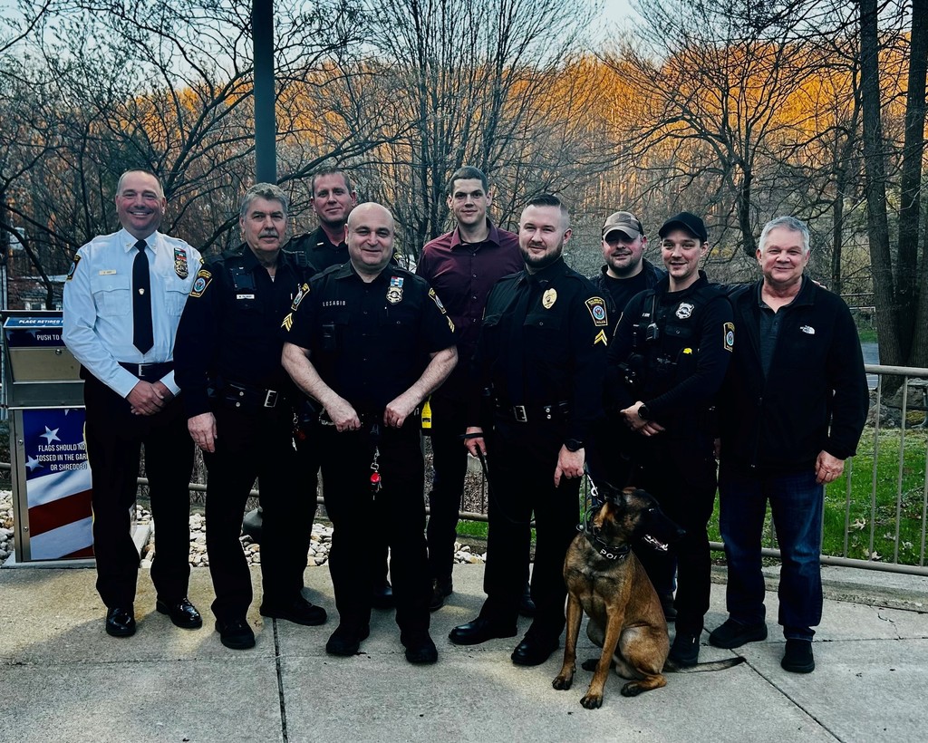 picture of officers