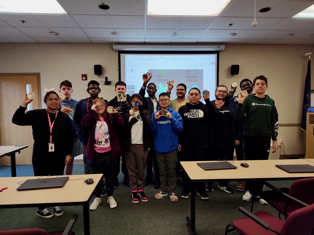 Ms. Evener's Class Visits Mobile Fab Lab