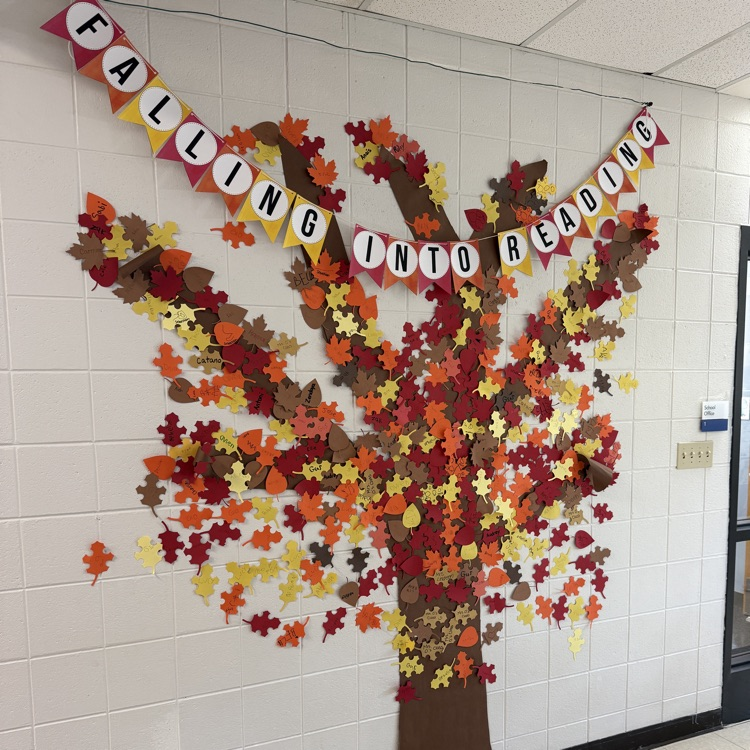 Our FULL Fall Tree from our Reading Incentive!! 🍂🍁