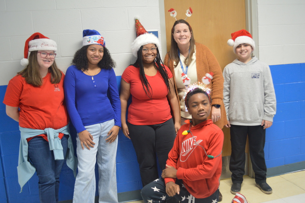 Mrs. Canterbury's 7th grade group showing their school spirit.