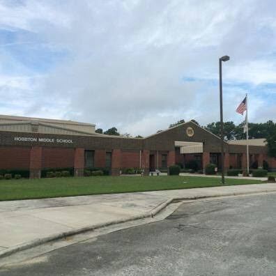 picrture of the front of Hobbton Middle School