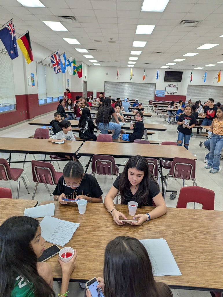 students eatting raspas in the cafeteria