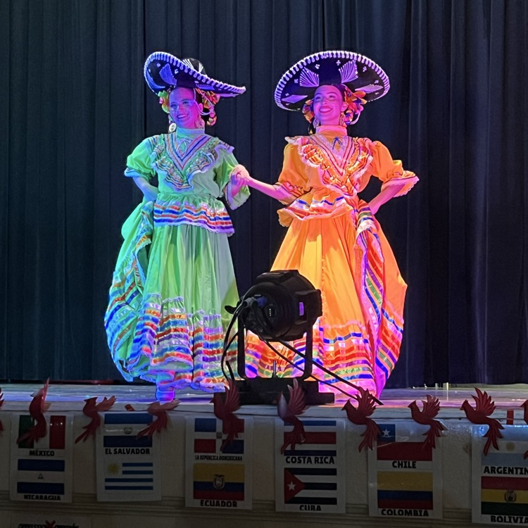 Ballet Folklorico de YWLA