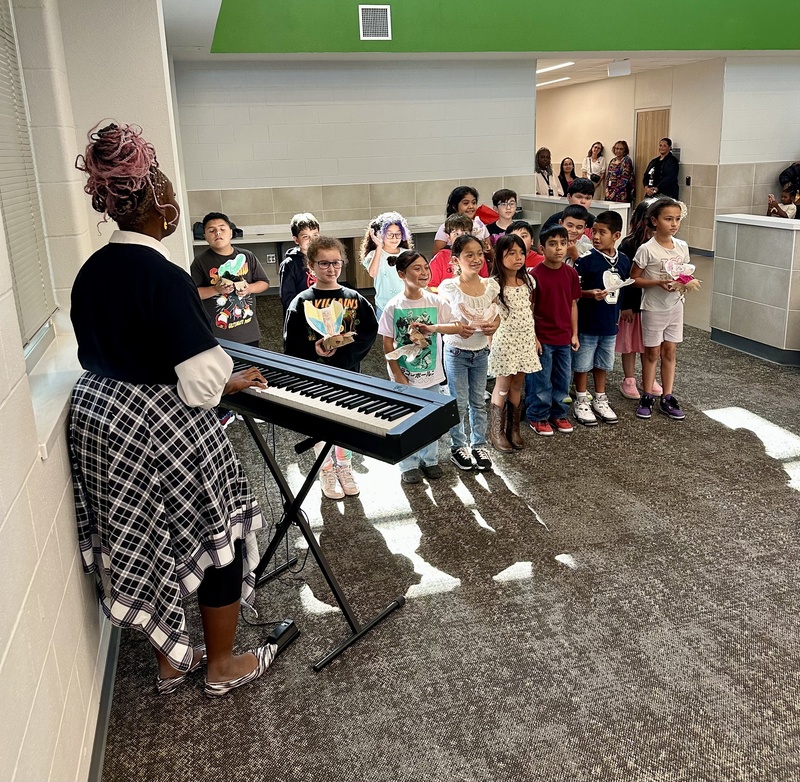 Student Choir performs