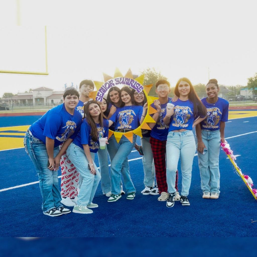 Seniors, class of 2026, at Senior Sunset