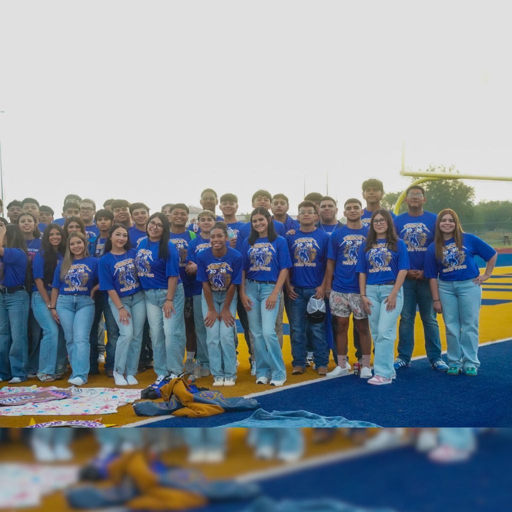 Seniors, class of 2026, at Senior Sunset