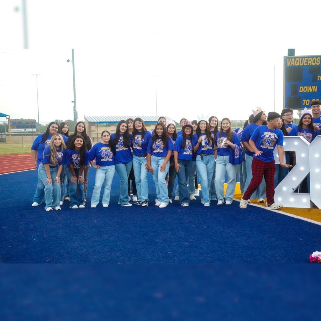 Seniors, class of 2026, at Senior Sunset
