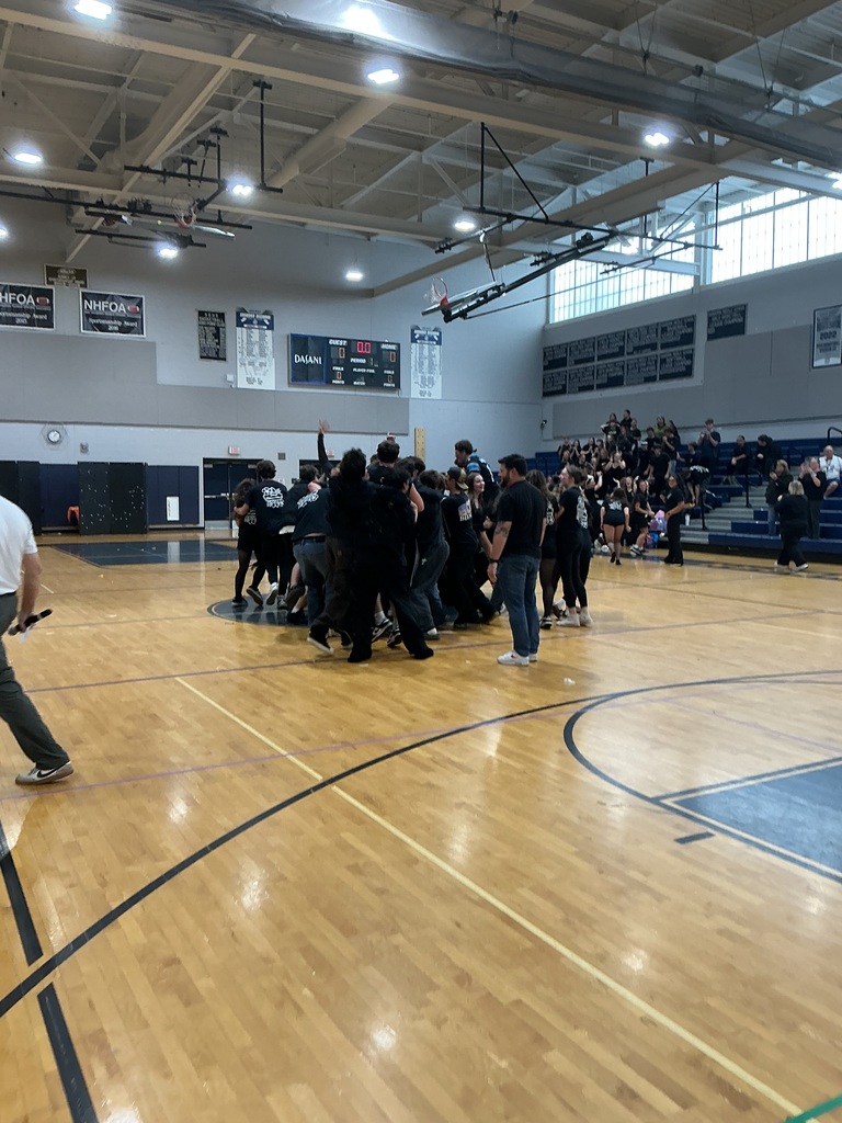 Seniors Win Homecoming