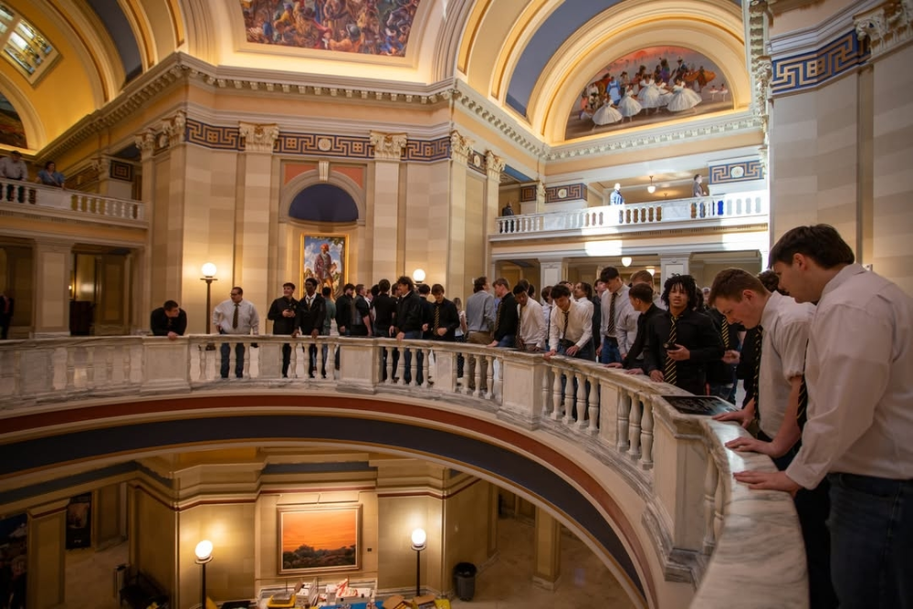 students at the Oklahoma State Capitol building