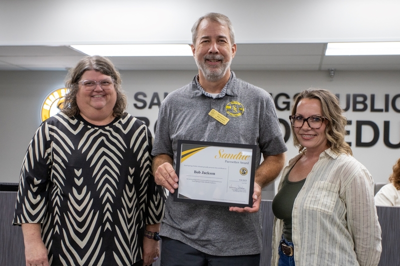 Bob Jackson receives Sandite Pacesetter Award