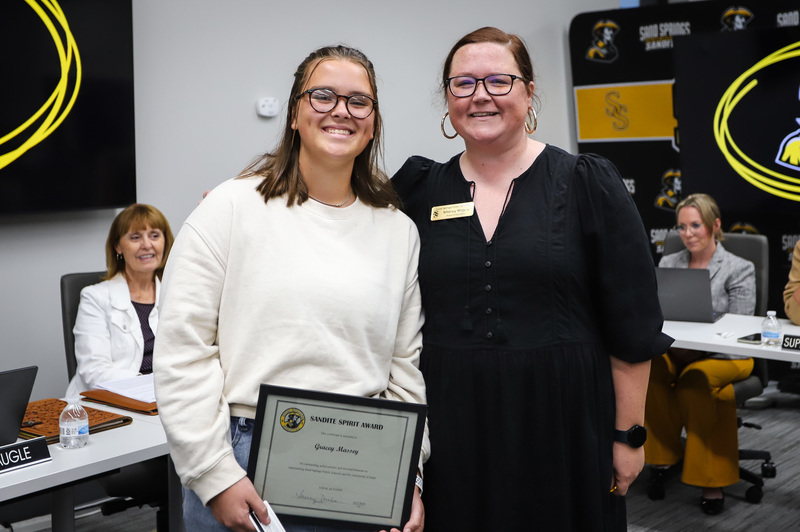 Gracey Massey Receives Sandite Spirit Award