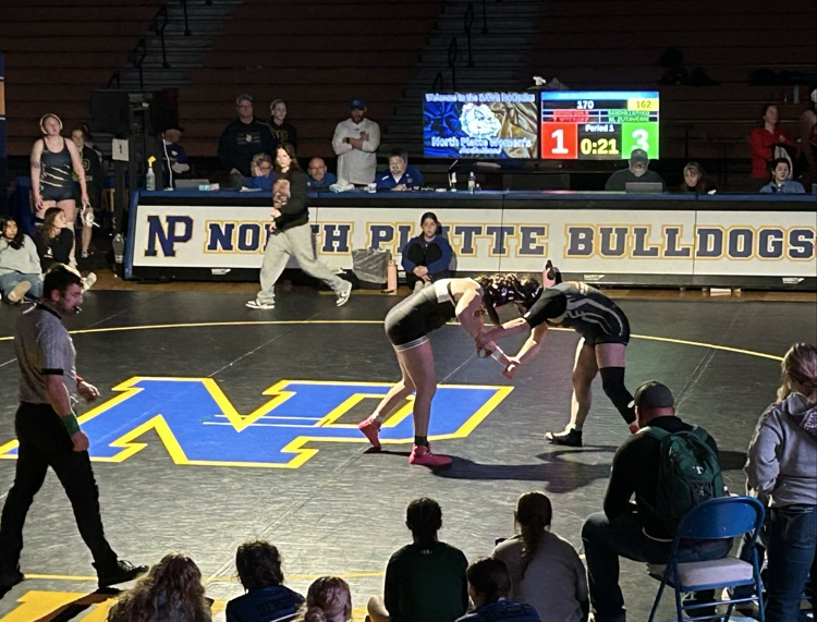 Zutavern wins in NP by pin.