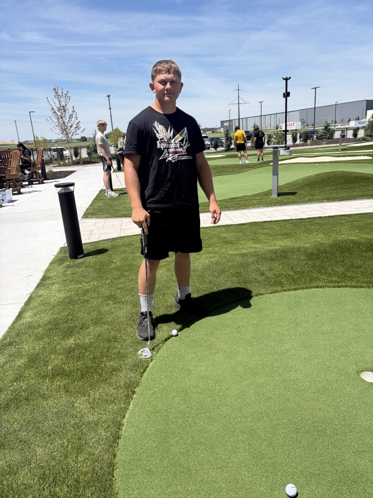 mini golf boys
