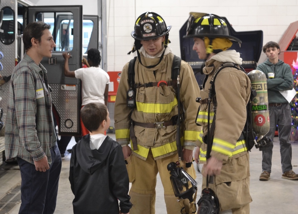 SRTC's STARS Holiday Party Brings Joy and Learning to Carl J. Lamb Elementary Students