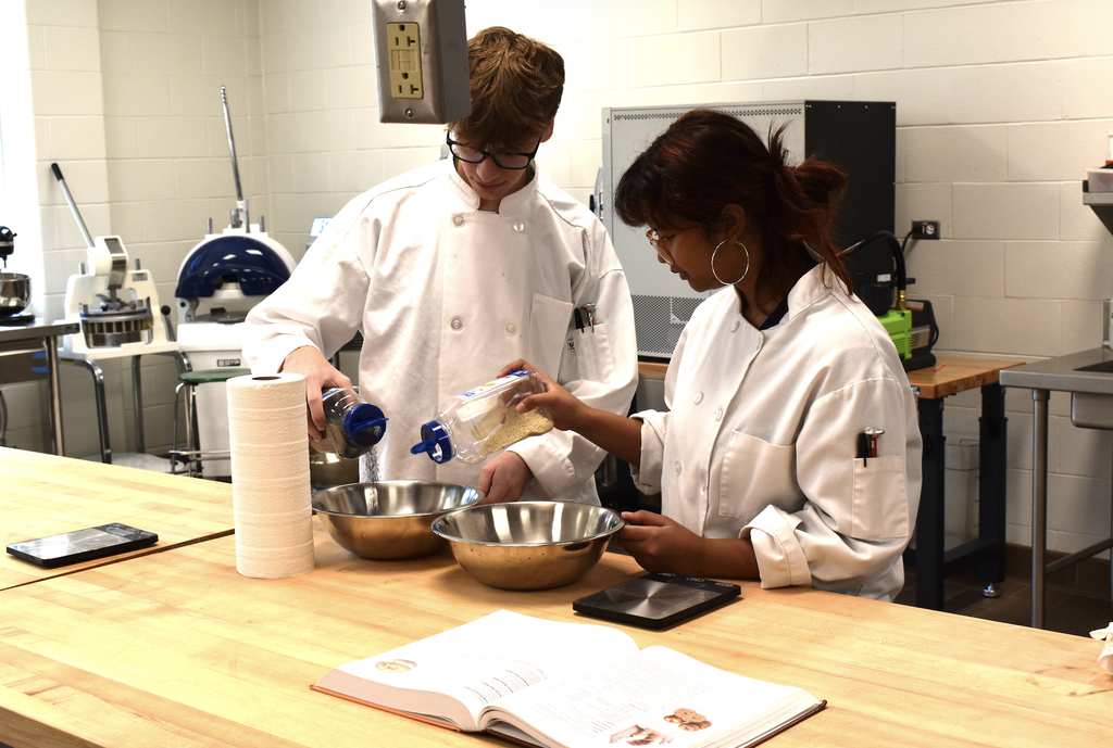SRTC's new Baking and Pastry Program is off to a fantastic start! Students are learning professional techniques from custom cakes to quickbreads, working hands-on in a real production kitchen, and earning industry certifications. Led by Chef Kristen Perry, this program is one of the only places in Southern Maine where students can gain these valuable skills. Read more here: https://www.sanford.org/article/2484951