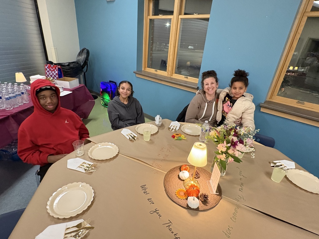 Thank you to everyone who joined us in Margaret Chase Smith’s cafeteria last night for an evening filled with delicious Thanksgiving food, warm conversations, and community spirit. It was heartwarming to see so many families come together to share a meal and create memories. A huge thank you to all the volunteers, organizers, and everyone who helped make this event possible!