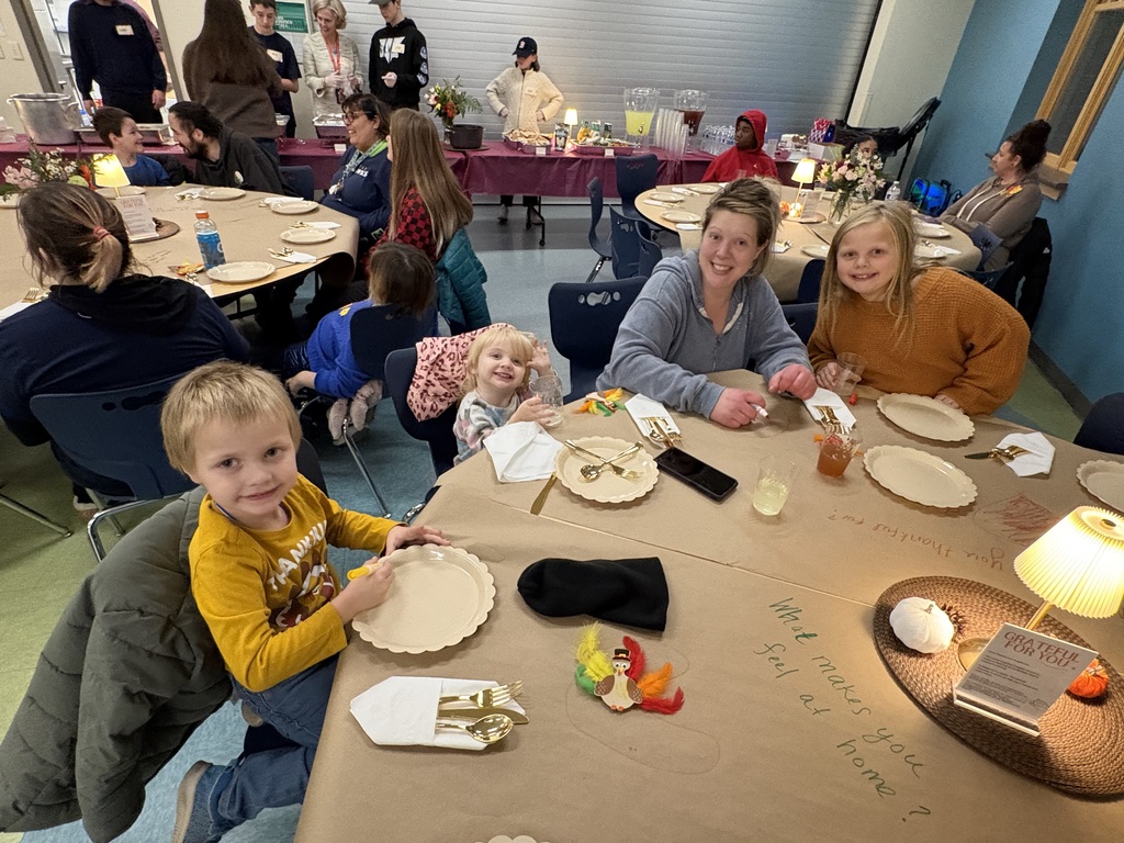 Thank you to everyone who joined us in Margaret Chase Smith’s cafeteria last night for an evening filled with delicious Thanksgiving food, warm conversations, and community spirit. It was heartwarming to see so many families come together to share a meal and create memories. A huge thank you to all the volunteers, organizers, and everyone who helped make this event possible!
