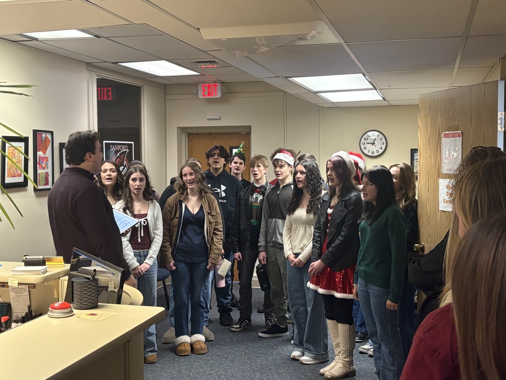 This morning, our talented Sanford High School Chamber Singers spread holiday cheer by visiting the Sanford-Springvale Rotary and Central Office to perform beautiful Christmas carols! Thank you to these amazing students for sharing their gift of music with our community. ❤️ 🎵 Want to hear more? Join us tonight! 🎵 🎼 Sanford High School Winter Concert 📅 Tonight - Thursday, December 11 🕕 6:00 PM 📍 Sanford Performing Arts Center