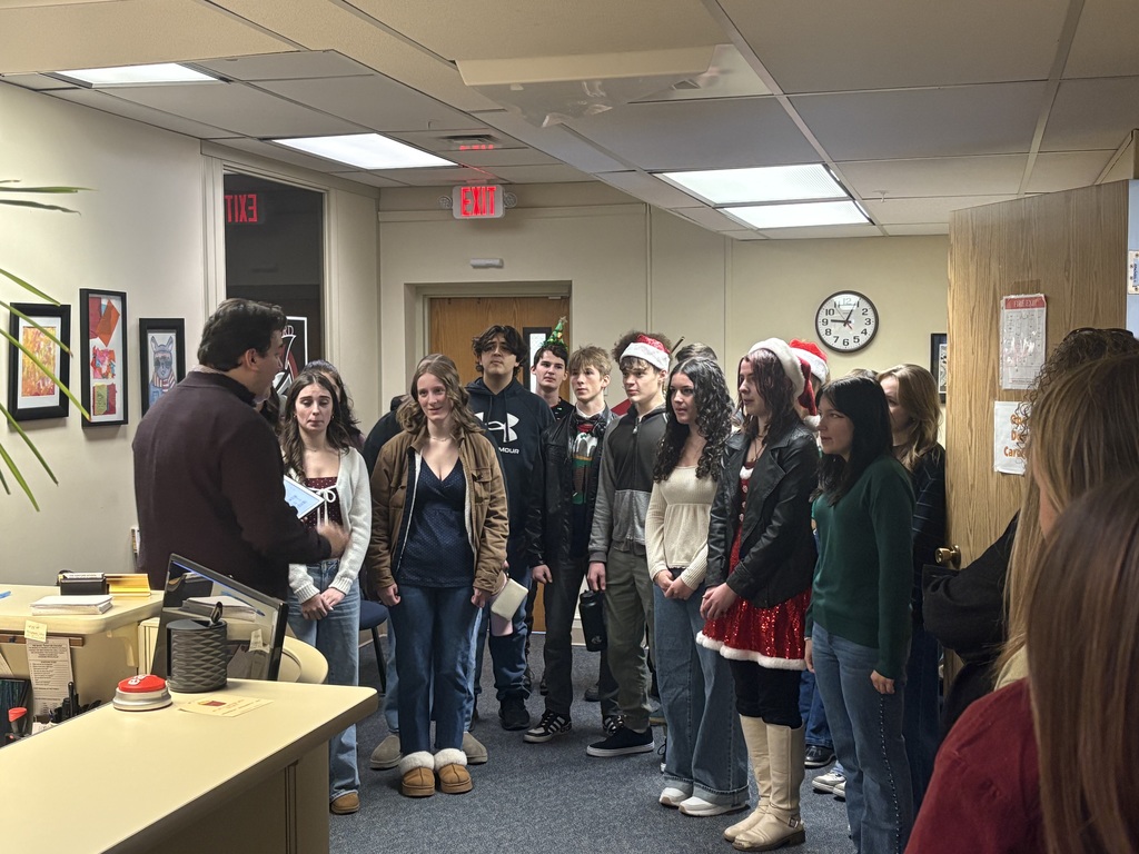 This morning, our talented Sanford High School Chamber Singers spread holiday cheer by visiting the Sanford-Springvale Rotary and Central Office to perform beautiful Christmas carols! Thank you to these amazing students for sharing their gift of music with our community. ❤️ 🎵 Want to hear more? Join us tonight! 🎵 🎼 Sanford High School Winter Concert 📅 Tonight - Thursday, December 11 🕕 6:00 PM 📍 Sanford Performing Arts Center