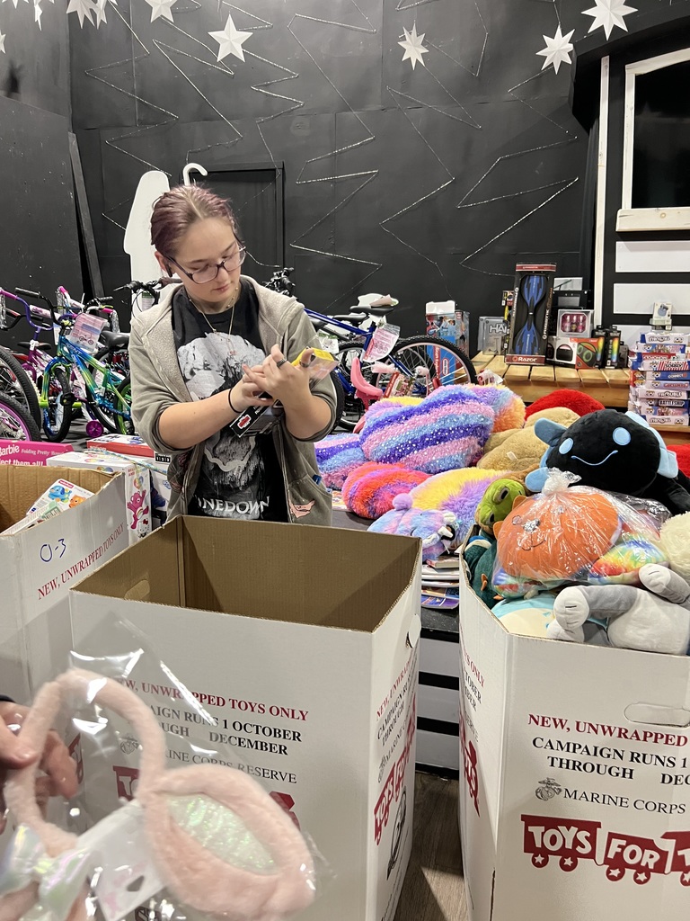 We're so proud of our Sanford Middle School and Sanford High School JMG students who volunteered with Toys for Tots on December 11th and 12th! On December 11th, our 7th graders teamed up with high school students to load in, count, and sort thousands of toys, getting everything organized for distribution. On December 12th, our 8th graders helped families shop for toys, making the experience welcoming and special for everyone involved. This annual volunteer effort is always a wonderful opportunity for our students to serve their community and gain perspective on the needs of their neighbors during the holiday season. Thank you to all our JMG students for your hard work