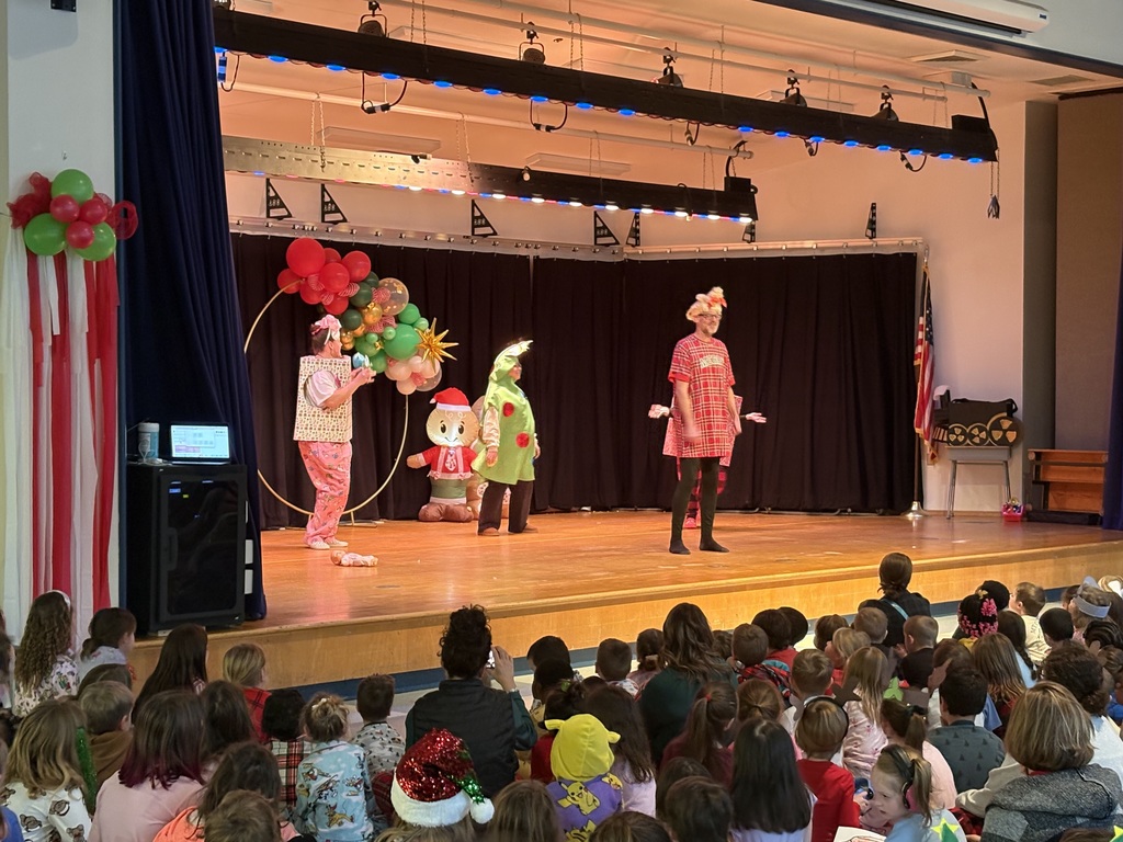 Carl J. Lamb Elementary came alive with holiday spirit the day before winter break as students, teachers and staff took the stage for their annual Holiday Classic Variety Show!