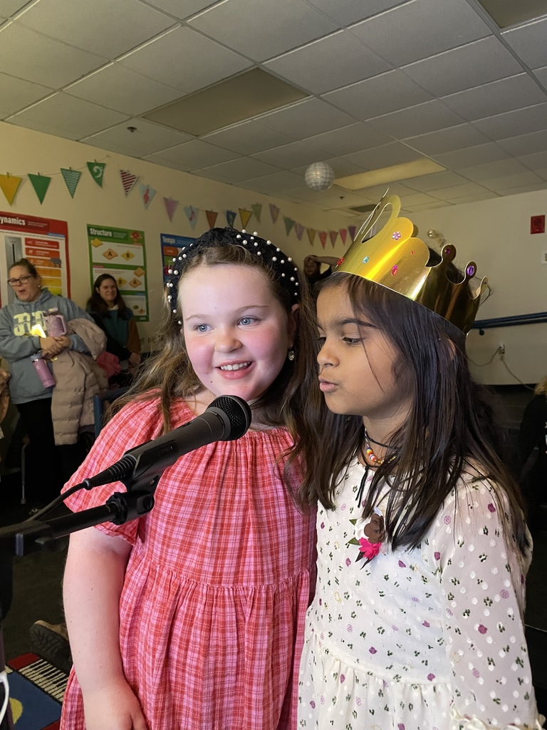 Thank you to all Carl J. Lamb Elementary families who joined last night's PTA "Be Our Guest" event! From karaoke performances in the music room 🎤 to dancing in the cafeteria 💃, gym activities, and creative crafts in the art room 🎨,  students had a great time celebrating together.  A huge thank you to our PTA volunteers who made this event possible, and to all the families who came out to spend the evening together. 