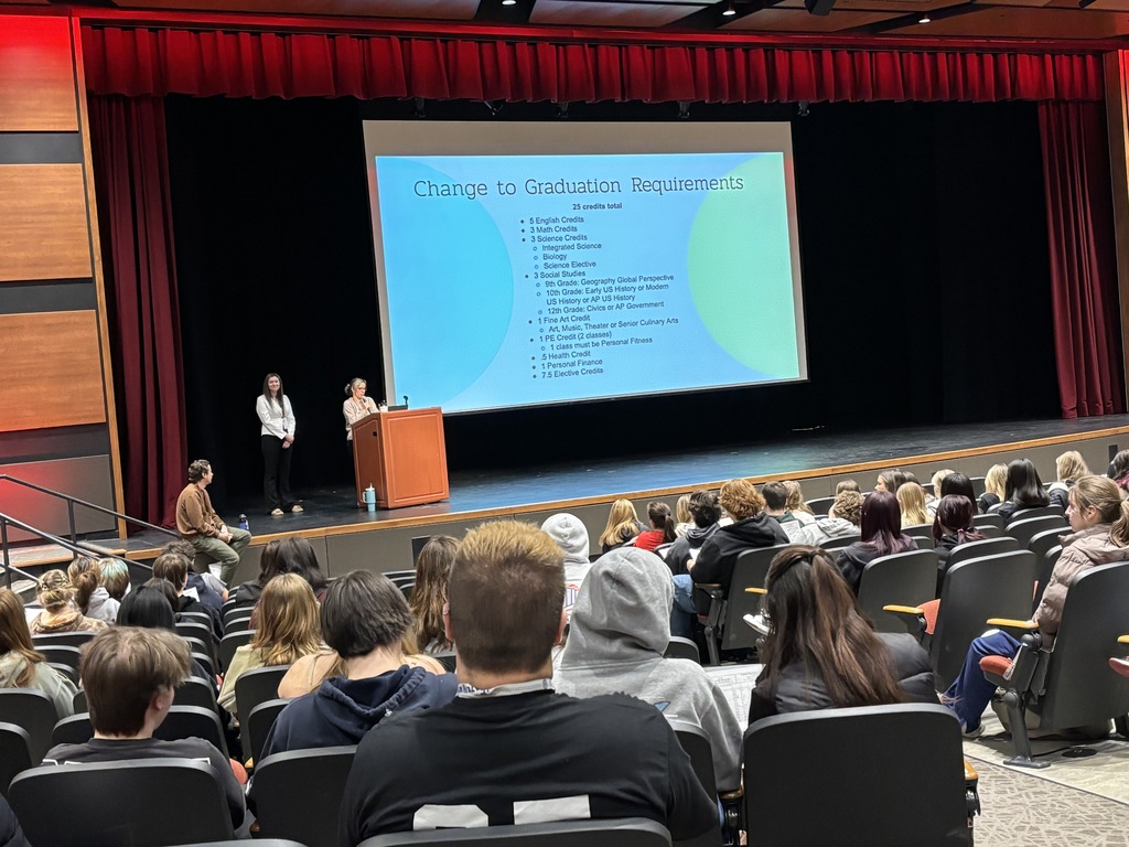 SHS juniors recently gathered for an important school counseling session focused on setting them up for success! Counselors reviewed updated graduation requirements, dove into post-secondary planning, and helped students start thinking ahead for course scheduling. But that's not all — juniors learned about upcoming one-on-one Junior Meetings and are encouraged to bring a parent or guardian along. These meetings are a wonderful opportunity for families to connect with counselors and plan for the road ahead together.