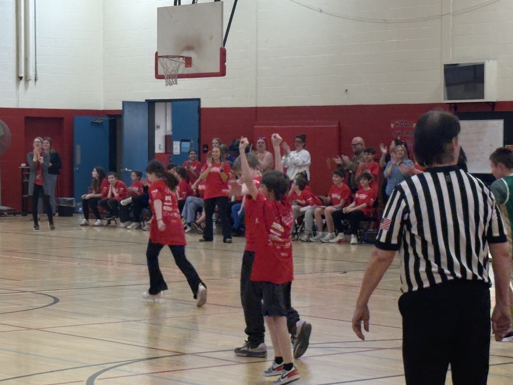 Sanford Middle School had its first ever Unified Basketball game against Massabesic yesterday and it was a great turnout! Thank you to all who made this happen. 