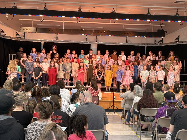Carl J. Lamb concludes its Concert and Arts nights with the 4th Grade performance!