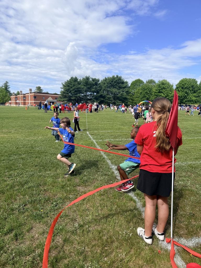 What an incredible morning at Carl J. Lamb Elementary! Today we celebrated our Third Annual Adaptive Track and Field Festival. From the parade through the hallways to the opening ceremony and beyond, our students competed with heart, determination, and pure joy. A huge thank you to the organizers, our fourth-grade volunteers, the chorus, community members, and everyone who lined the hallways and sidewalks with handmade posters to cheer our athletes on.