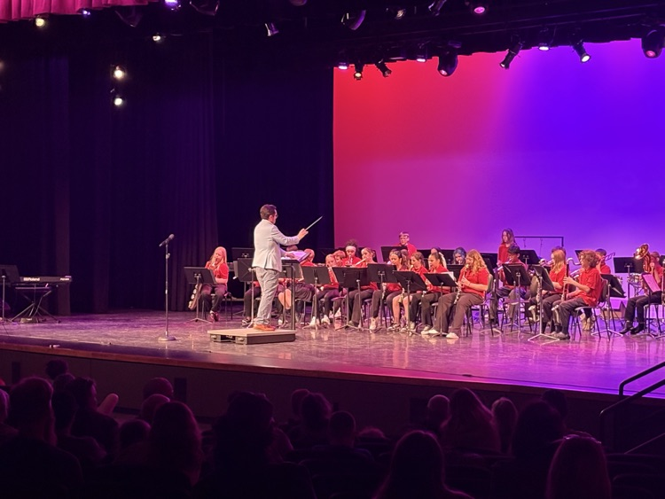 It’s a packed house at the Performing Arts Center for Sanford Middle School’s Spring Concert!
