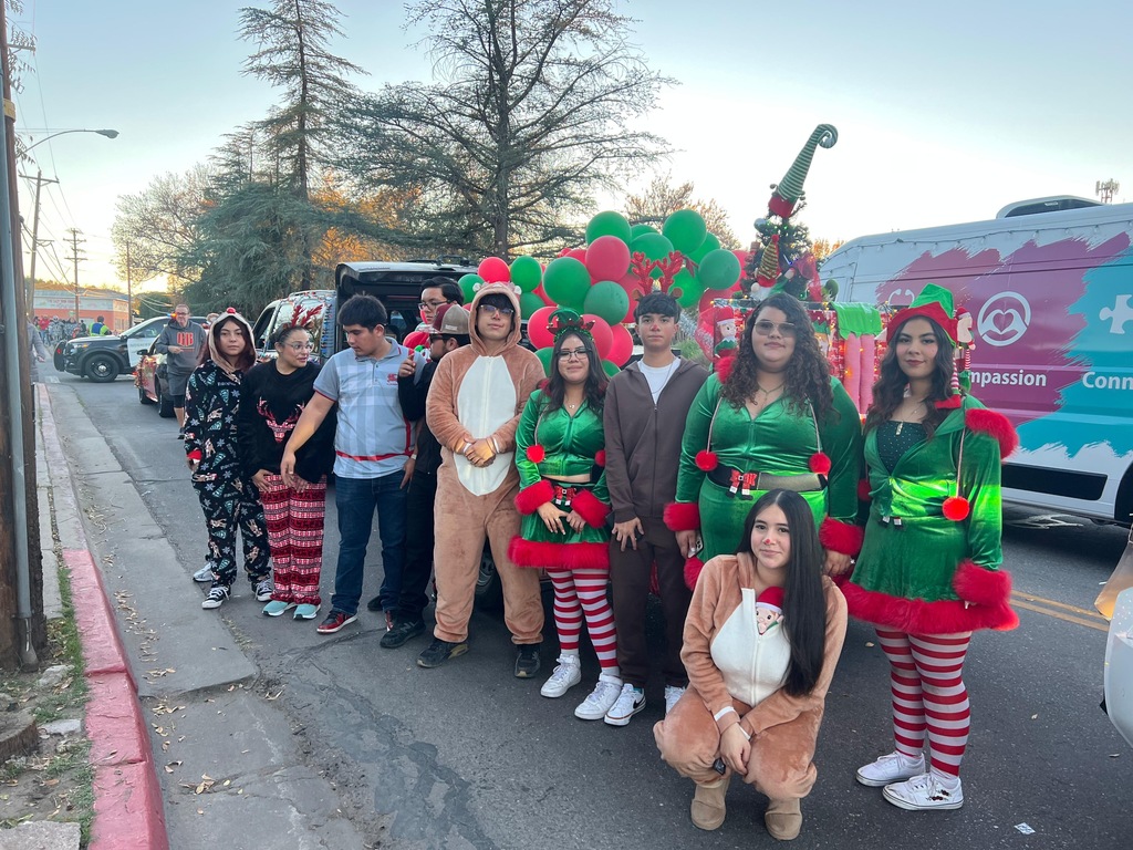 SCV35 students at the Christmas Light Parade December 9, 2025