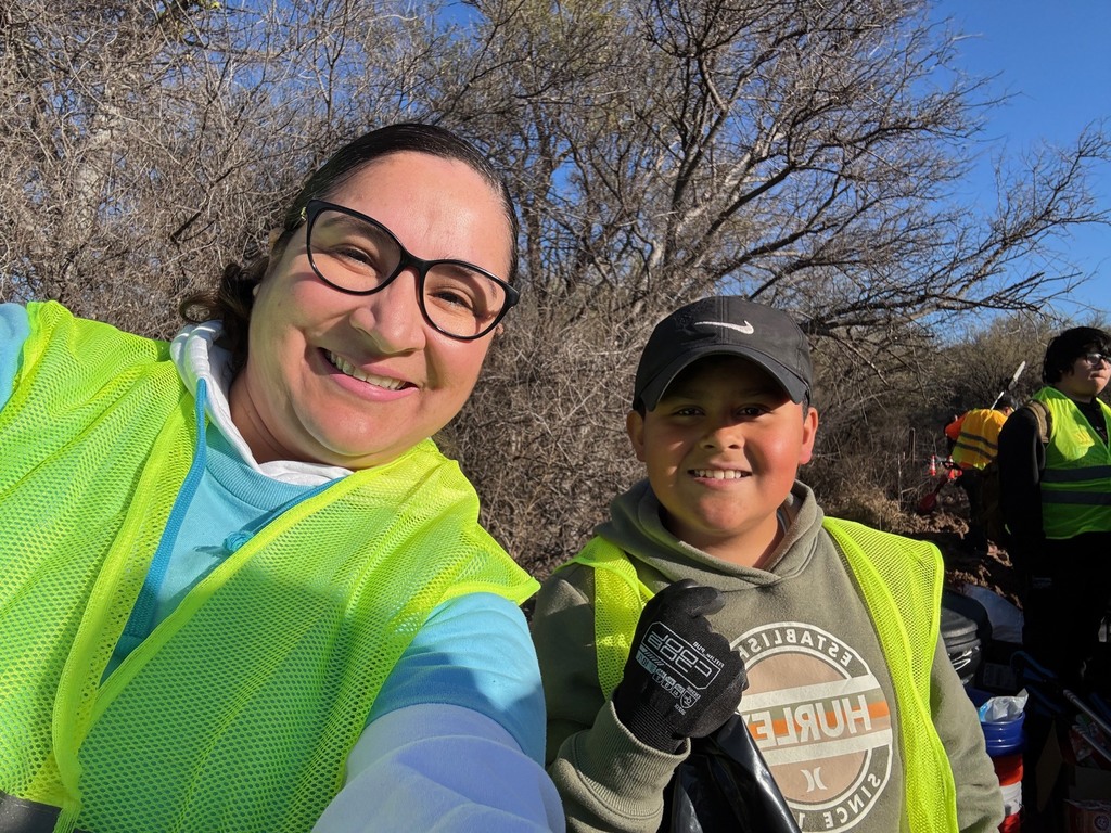 FBLA saturday cleanup at river