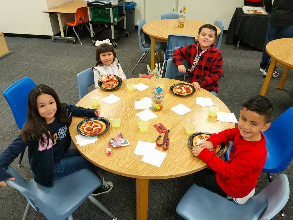 K-1st Fine Dining Students