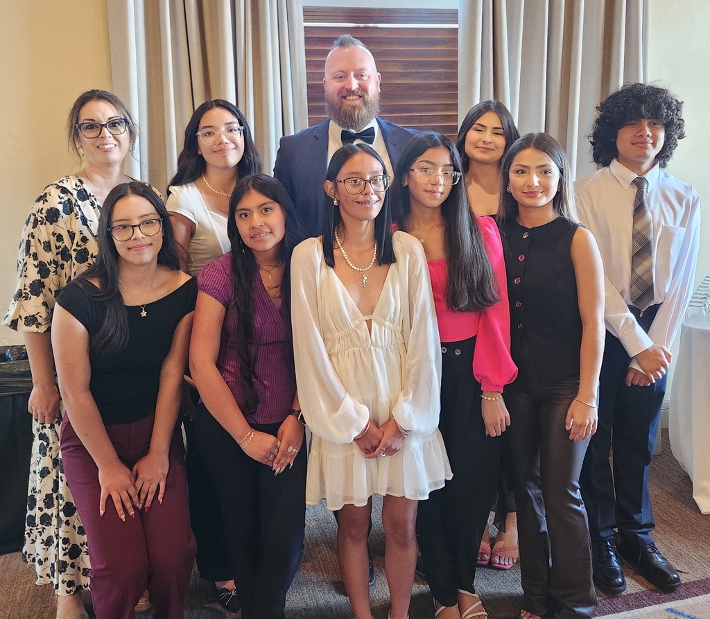 Group photo of scholars