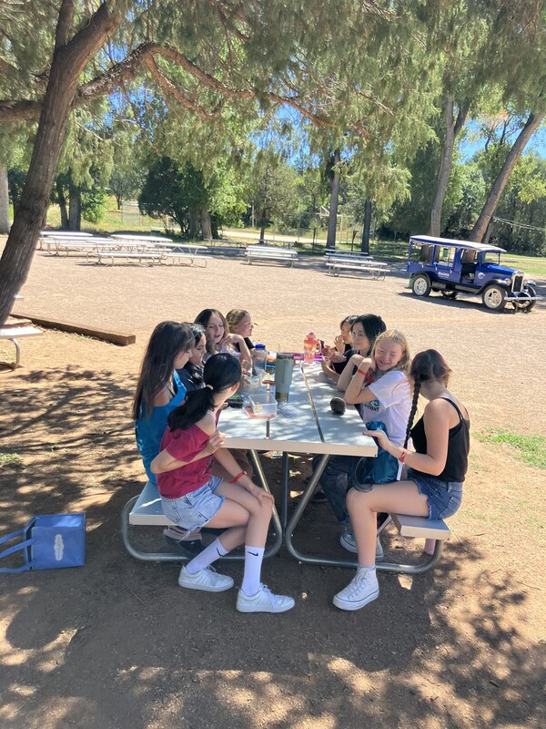 7th graders eat lunch together at Glorieta