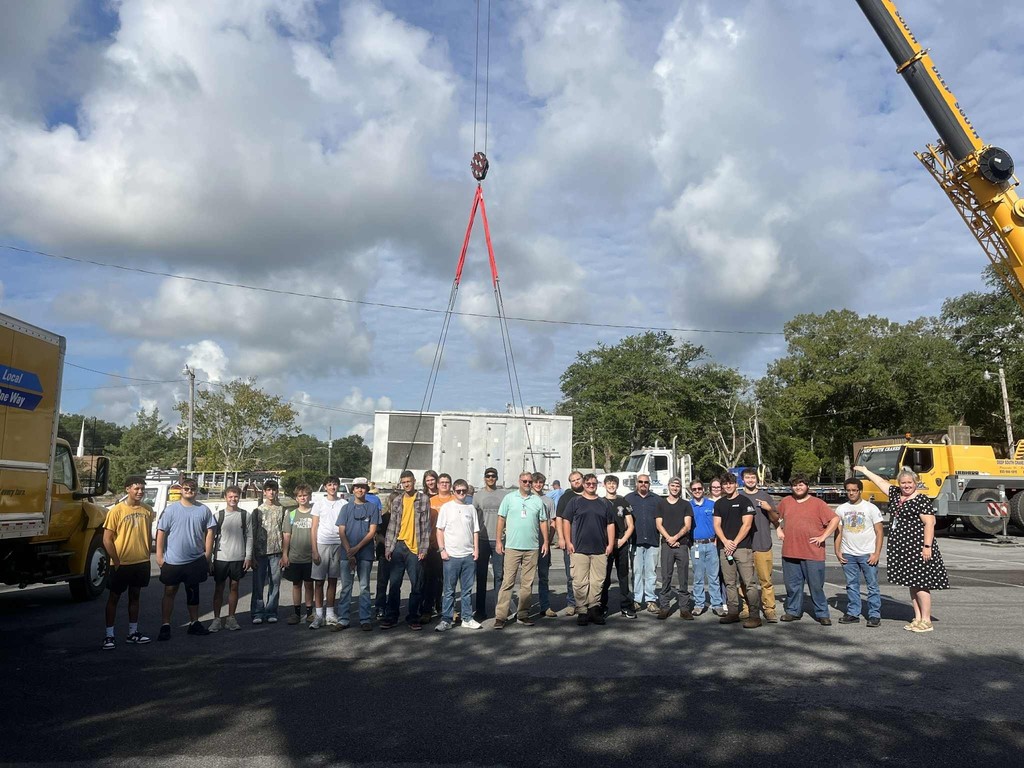 HVAC Class Observing Crane Removing System