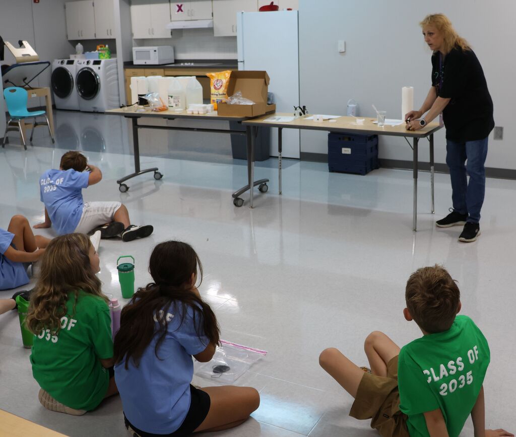 Students learning to make a cannon with science
