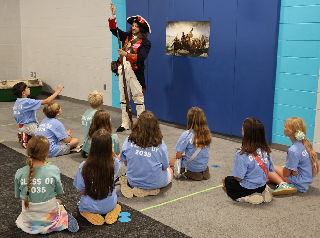Historic Preservation Board teaching students about George Washington crossing the Delaware