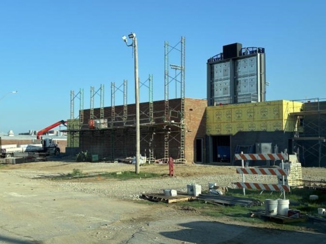 PROGRESS AS PROMISED! Take a look at the beautiful brick work happening at the future Sapulpa High School. The brick work pays homage to Sapulpa's historic red brick aesthetic while embracing modernity with lighter brick options. Architects at Reed Architecture and Interiors worked meticulously, with feedback from district leaders and faculty, to design the complex masonry, while construction managers at Nabholz Corporation ensure the work is top notch. Construction is moving fast this summer, and the future Sapulpa High School is really taking shape along Route 66!
