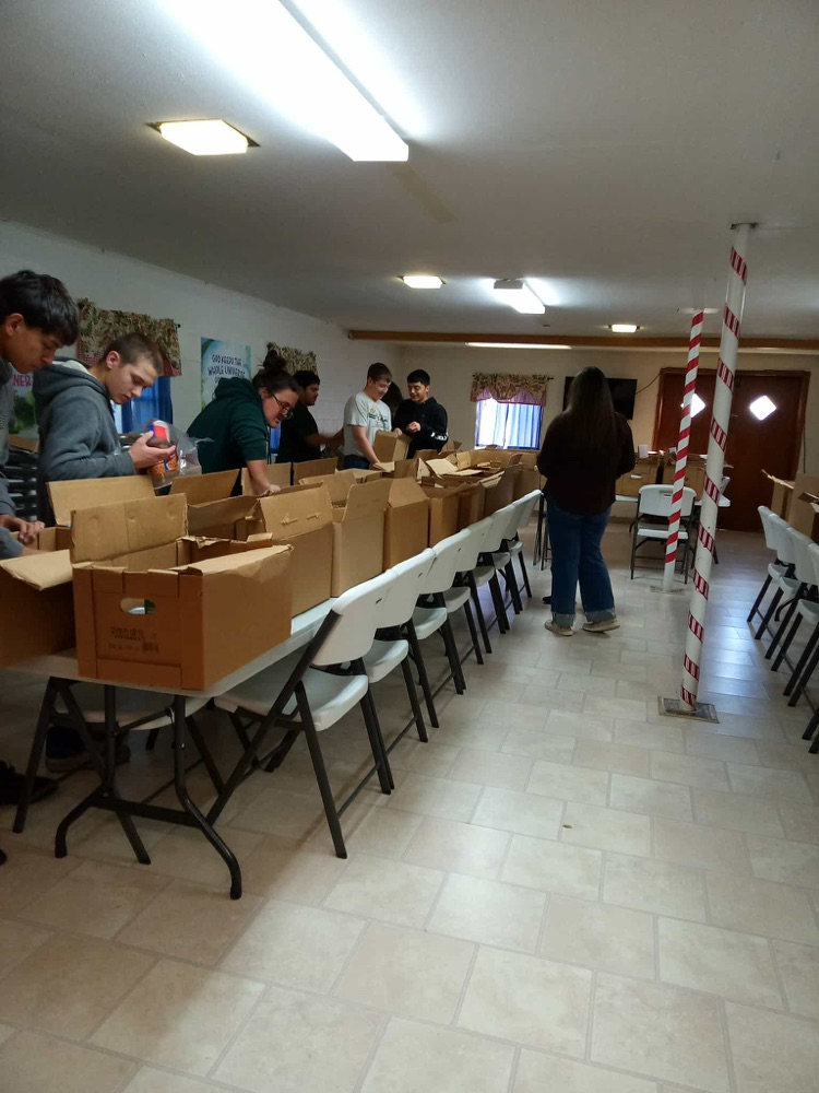 Satanta High School students, under the leadership of Mrs. Crystal Naylor, organized USDA Commodities on Tuesday. We are proud of their willingness to serve others! 