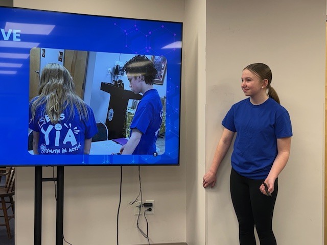 Student explaining the data dive process