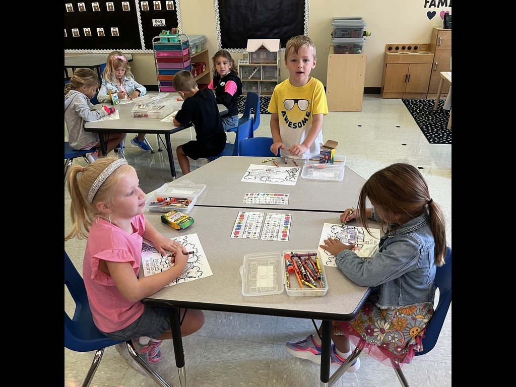 Coloring crowns