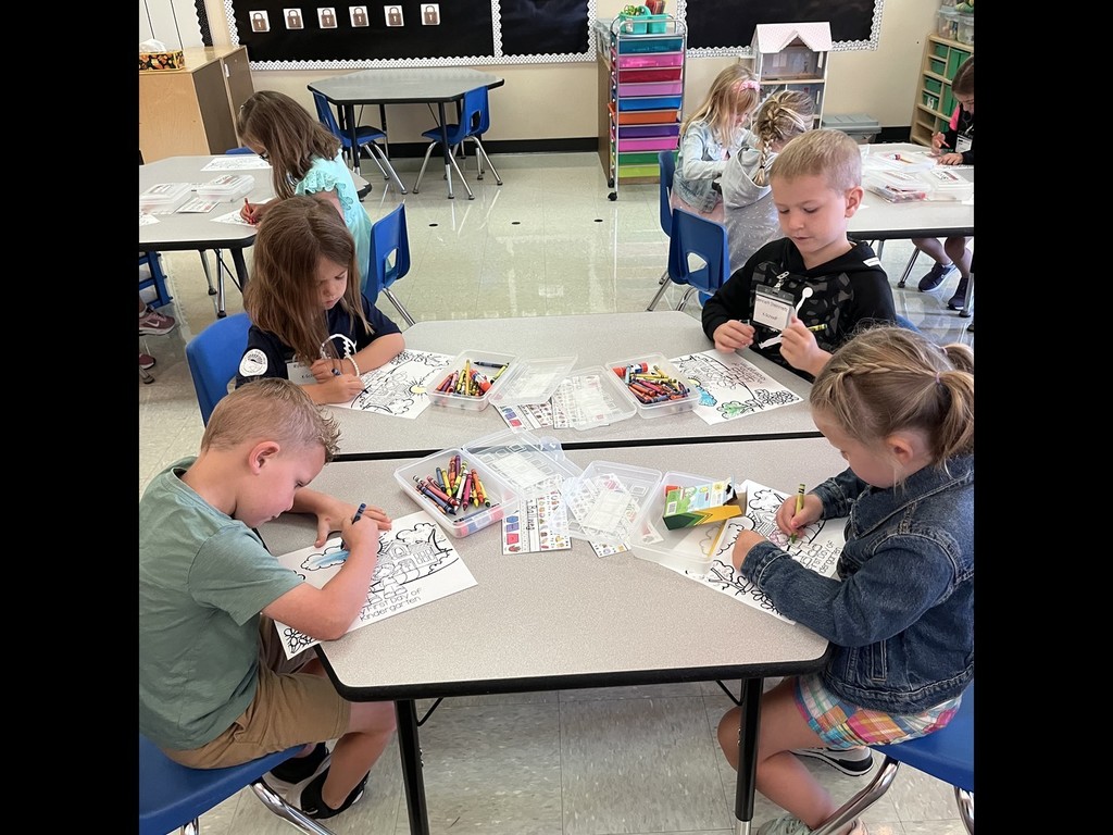 Coloring crowns