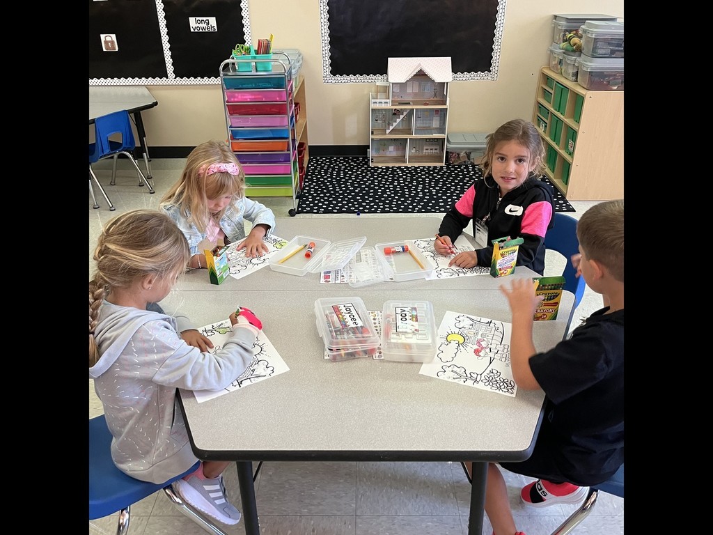 Coloring crowns