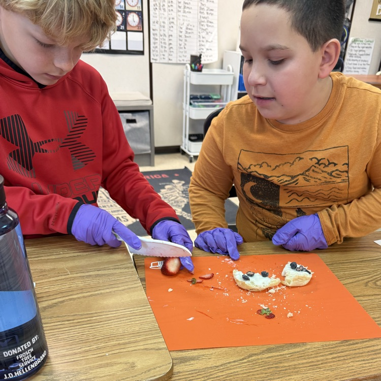 Breakfast fruit pizza!