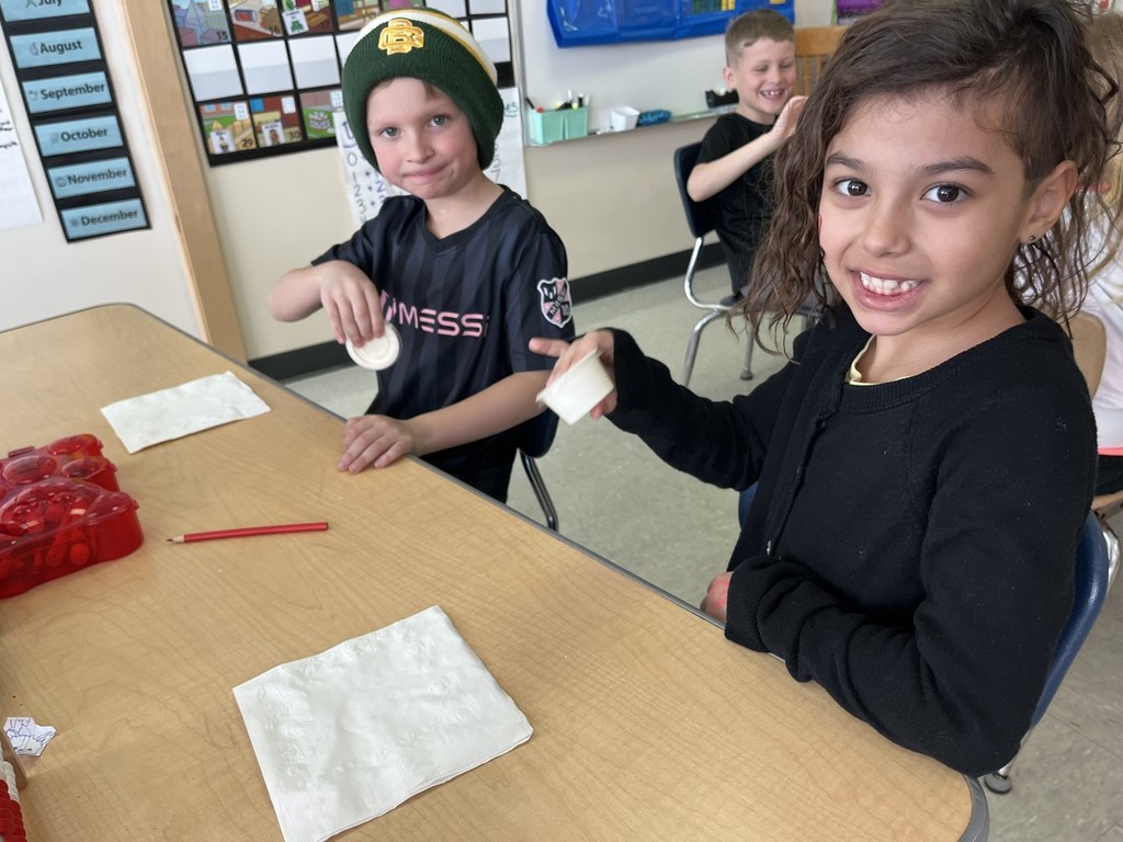 AG in classroom - butter and graham crackers