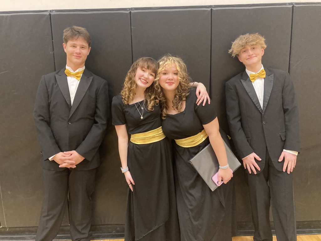 Choir students Lexi Collings, Jayden Glise, Krystiana Murillo, and Riley Old pose for a picture. 