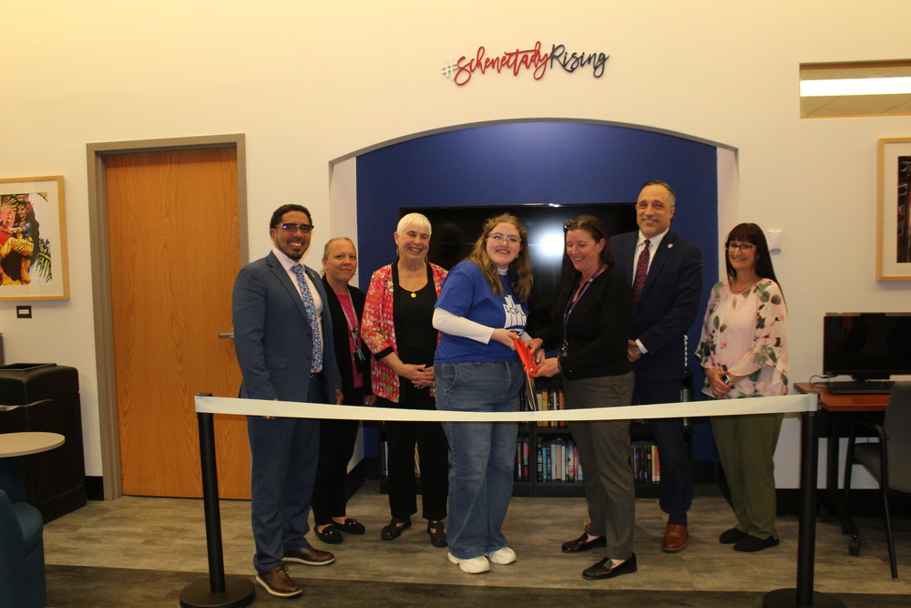 Photo:  Friends of Library Ribbon Cutting