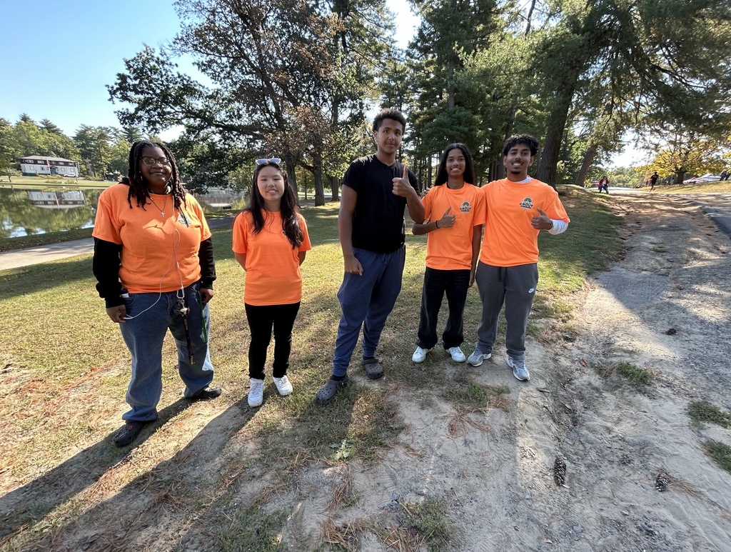 NHS Scholars volunteering at Grout Run